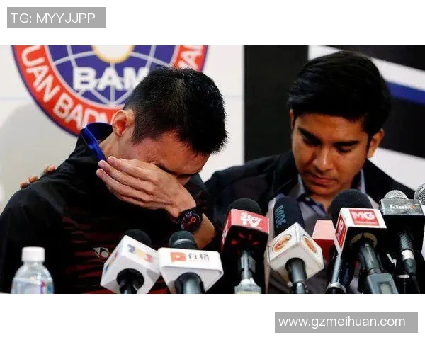 谌龙与约根森激战正酣羽毛球赛场上谁将问鼎冠军荣耀